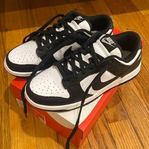 Nike Dunk Low - black and white size 7